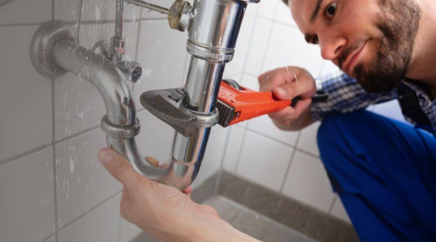 Professional clogged toilet repair services in Bloomfield, MO